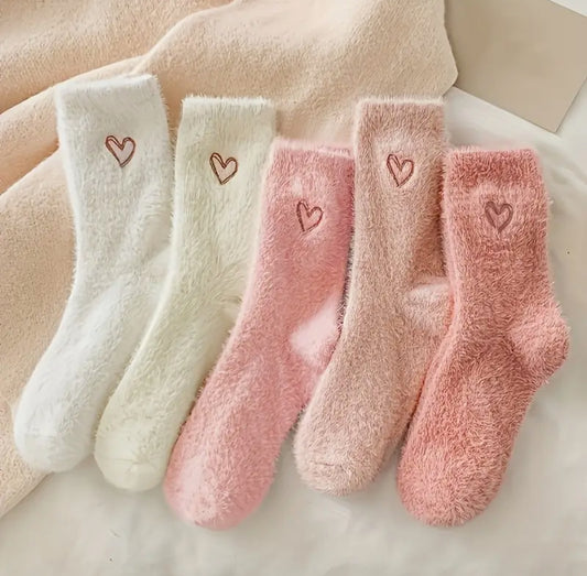 Women’s Cute Heart Embroidery Pattern Floor Socks – Cozy Home Essentials