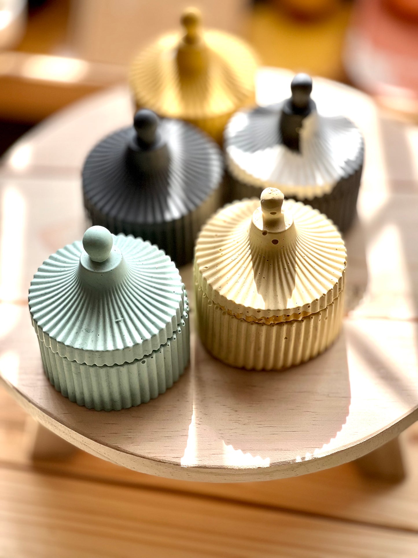 Gypsum cement Trinket box with lid